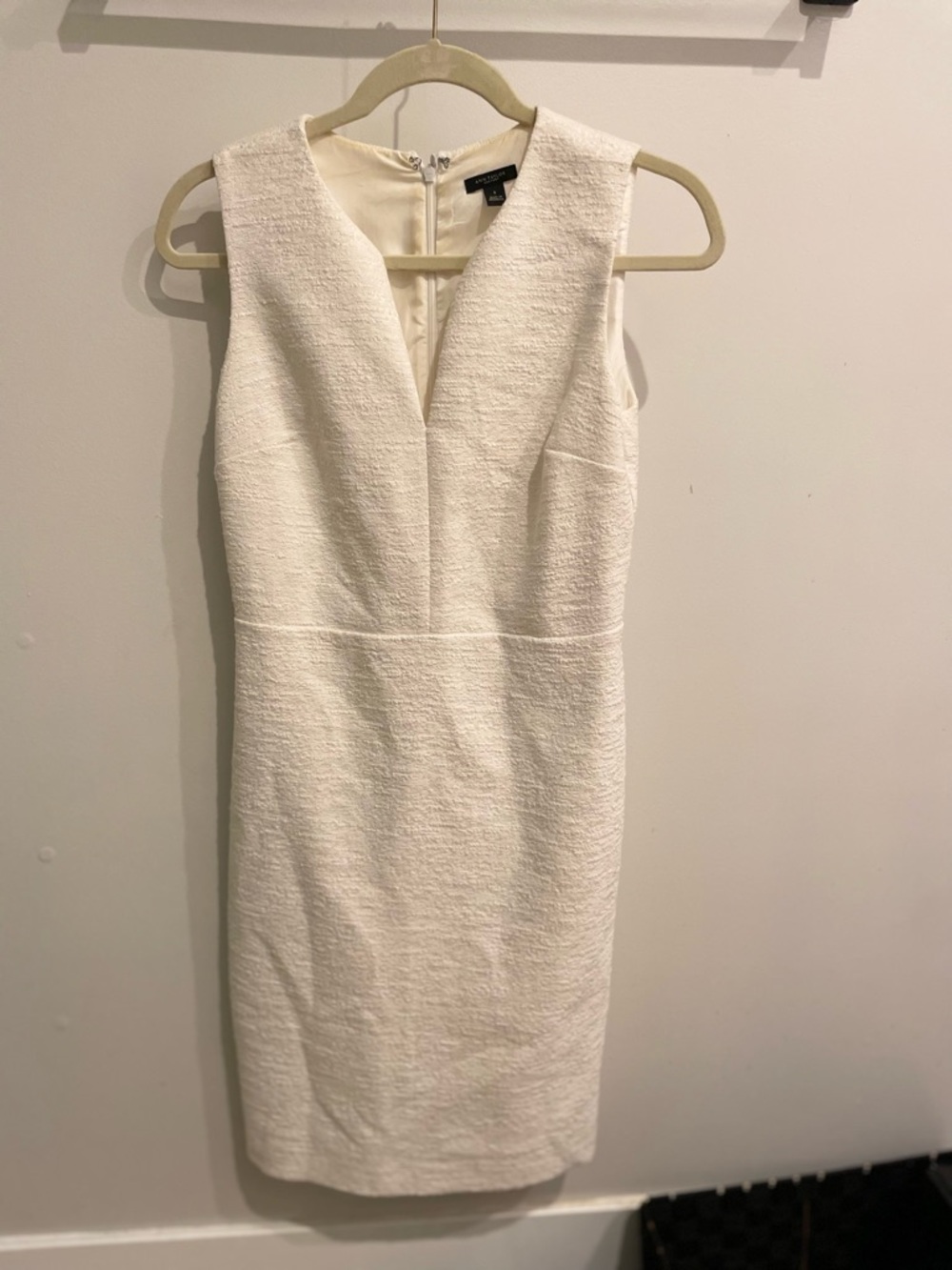 Ann Taylor Factory Cream Textured V-Neck Sheath Dress